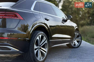 Внедорожник / Кроссовер Audi Q8 2019 в 