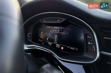 Внедорожник / Кроссовер Audi Q8 2019 в 