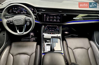 Позашляховик / Кросовер Audi Q8 2018 в 