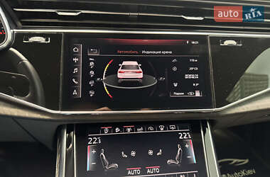 Позашляховик / Кросовер Audi Q8 2018 в 