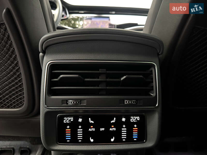 Внедорожник / Кроссовер Audi Q8 2018 в Киеве фото 30 Внедорожник / Кроссовер Audi Q8 2018 в Киеве