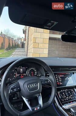 Внедорожник / Кроссовер Audi Q8 2019 в 