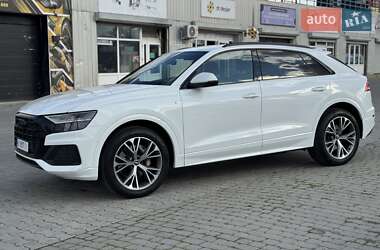 Внедорожник / Кроссовер Audi Q8 2021 в 
