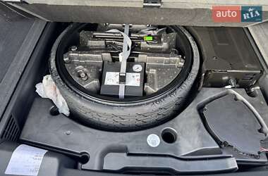 Внедорожник / Кроссовер Audi Q8 2021 в 