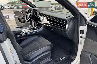 Внедорожник / Кроссовер Audi Q8 2021 в 