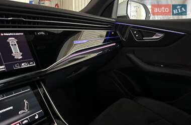 Внедорожник / Кроссовер Audi Q8 2021 в 