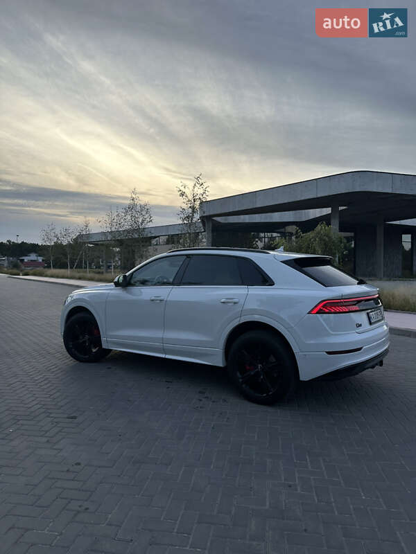Позашляховик / Кросовер Audi Q8 2019 в Києві