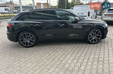 Внедорожник / Кроссовер Audi Q8 2023 в 