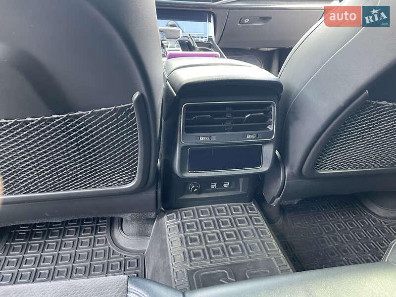 Внедорожник / Кроссовер Audi Q8 2019 в Львове