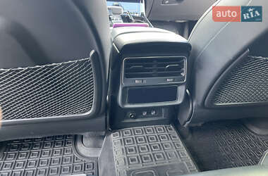Внедорожник / Кроссовер Audi Q8 2019 в 