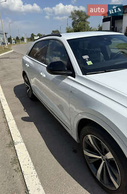 Внедорожник / Кроссовер Audi Q8 2019 в 