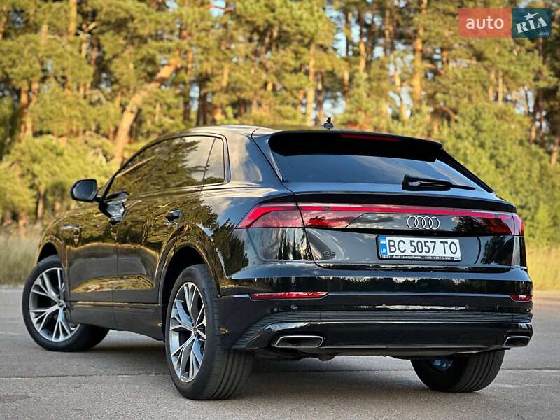 Внедорожник / Кроссовер Audi Q8 2023 в Киеве