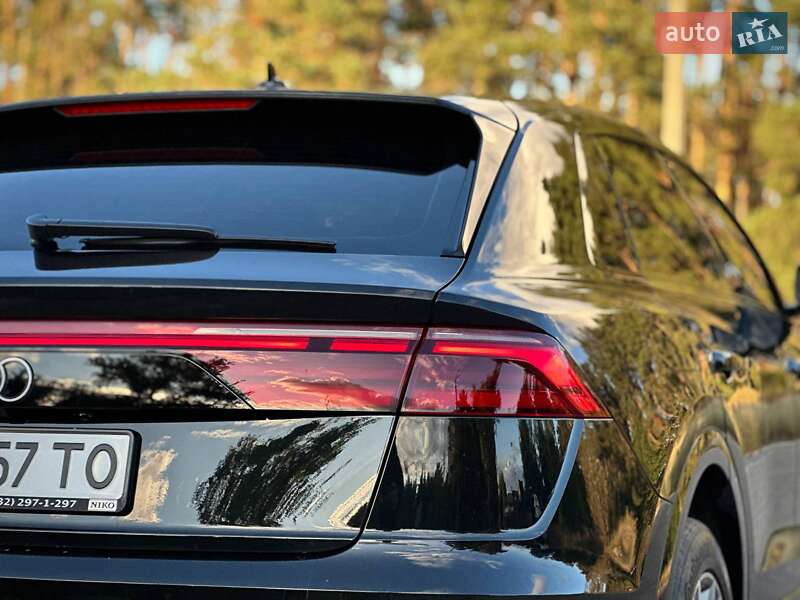 Внедорожник / Кроссовер Audi Q8 2023 в Киеве