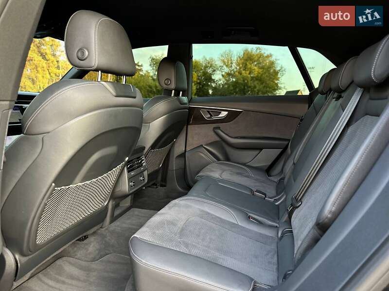 Внедорожник / Кроссовер Audi Q8 2023 в Киеве