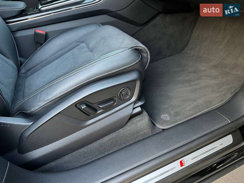 Внедорожник / Кроссовер Audi Q8 2023 в Киеве