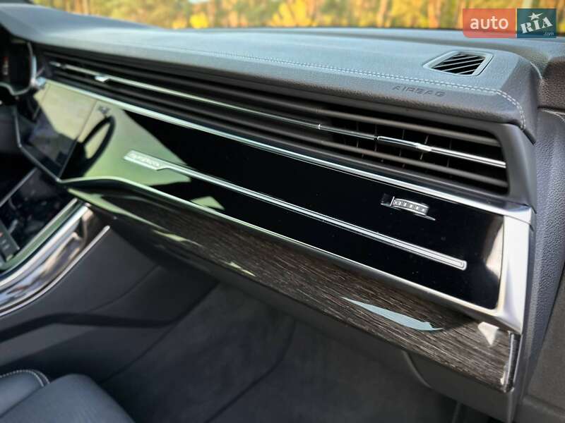 Внедорожник / Кроссовер Audi Q8 2023 в Киеве