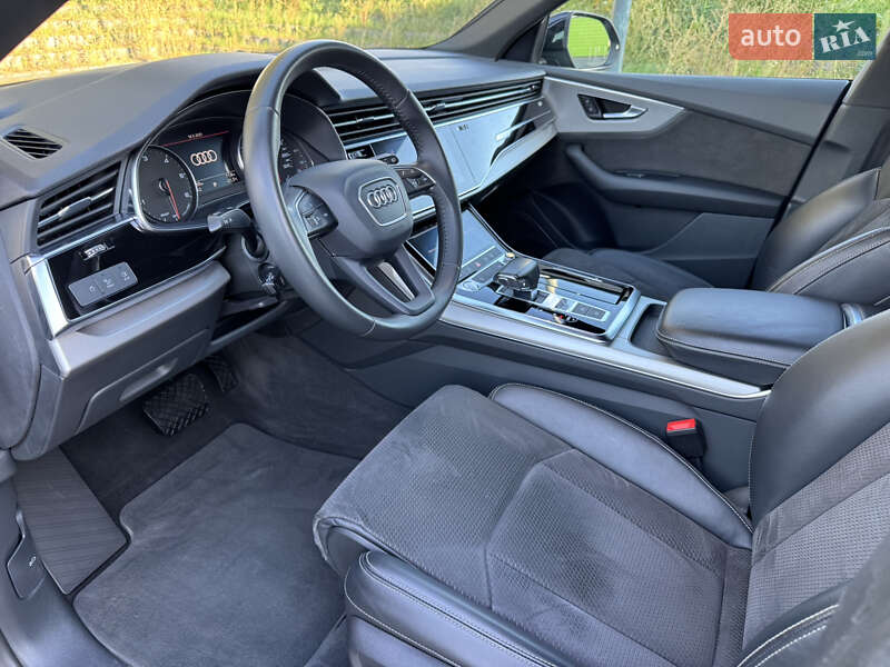 Внедорожник / Кроссовер Audi Q8 2019 в Киеве