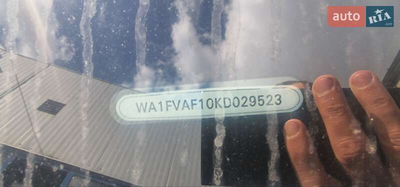 Внедорожник / Кроссовер Audi Q8 2019 в Киеве