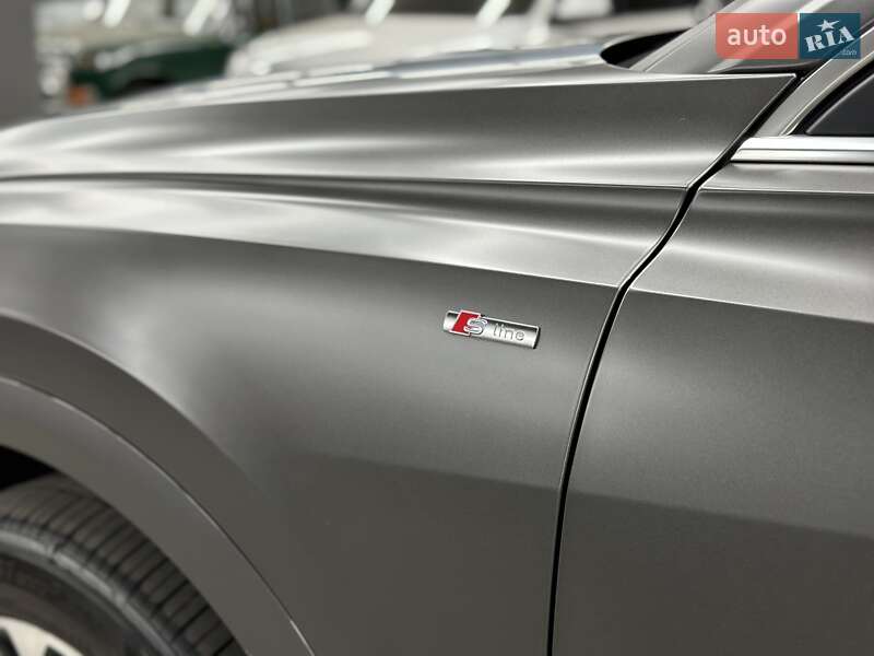 Внедорожник / Кроссовер Audi Q8 2020 в Харькове