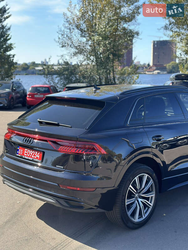 Внедорожник / Кроссовер Audi Q8 2018 в Киеве