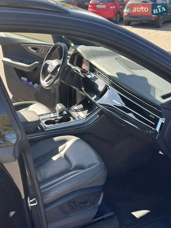 Внедорожник / Кроссовер Audi Q8 2018 в Киеве