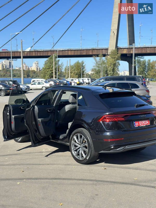 Внедорожник / Кроссовер Audi Q8 2018 в Киеве
