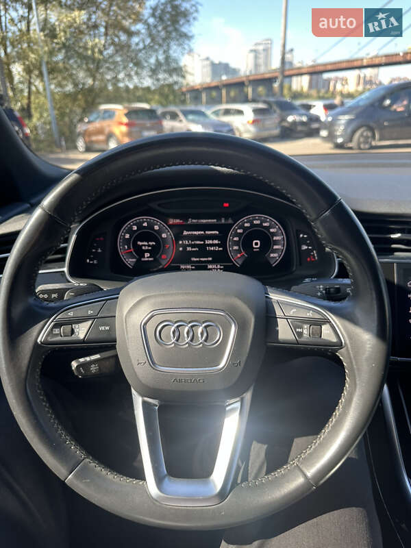 Внедорожник / Кроссовер Audi Q8 2018 в Киеве