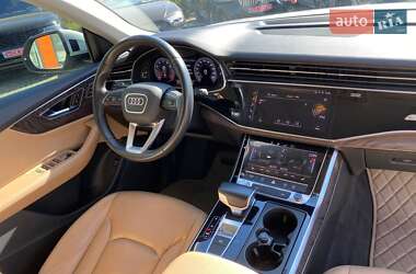 Внедорожник / Кроссовер Audi Q8 2018 в 