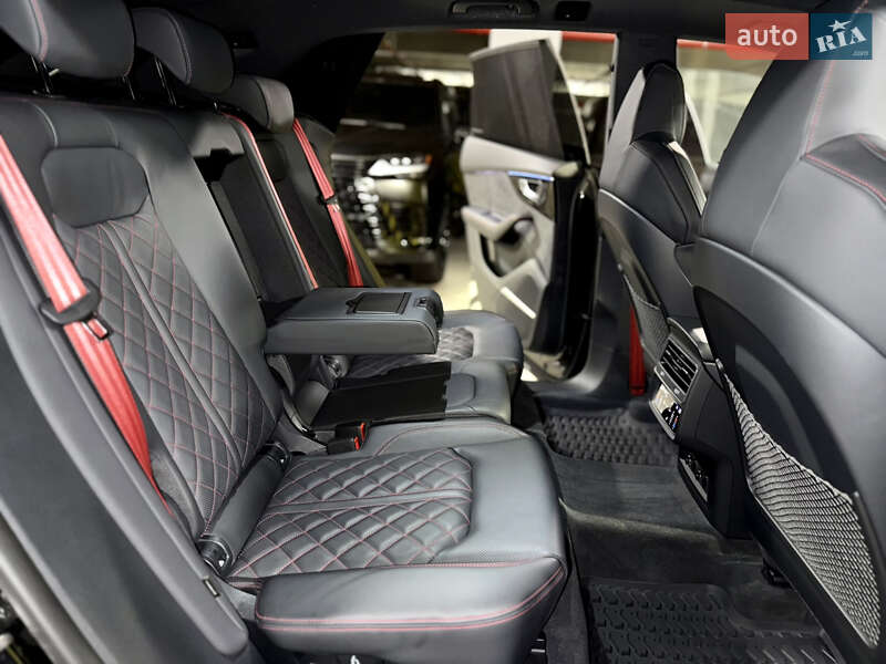 Внедорожник / Кроссовер Audi Q8 2024 в Киеве
