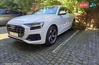Внедорожник / Кроссовер Audi Q8 2020 в 