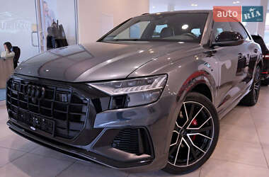 Внедорожник / Кроссовер Audi Q8 2020 в 