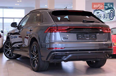Внедорожник / Кроссовер Audi Q8 2020 в 