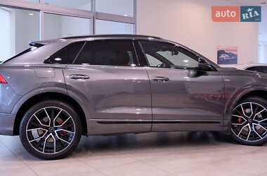 Внедорожник / Кроссовер Audi Q8 2020 в 
