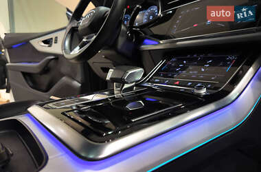 Внедорожник / Кроссовер Audi Q8 2020 в 