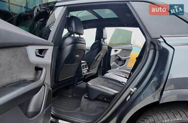 Внедорожник / Кроссовер Audi Q8 2020 в 