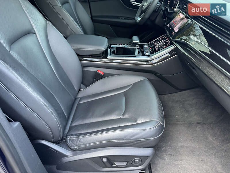 Внедорожник / Кроссовер Audi Q8 2019 в Киеве