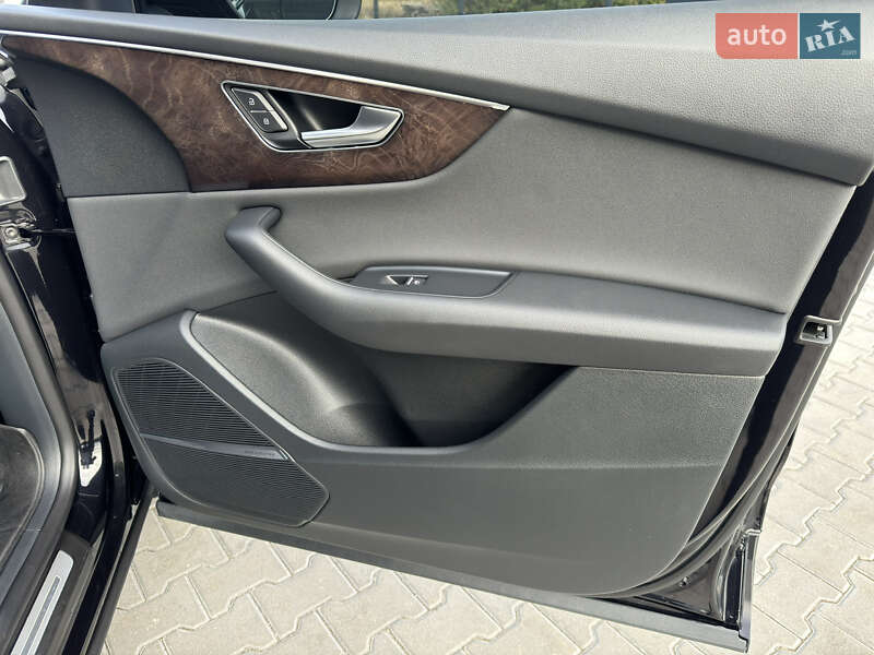Внедорожник / Кроссовер Audi Q8 2019 в Ивано-Франковске