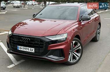 Внедорожник / Кроссовер Audi Q8 2021 в 