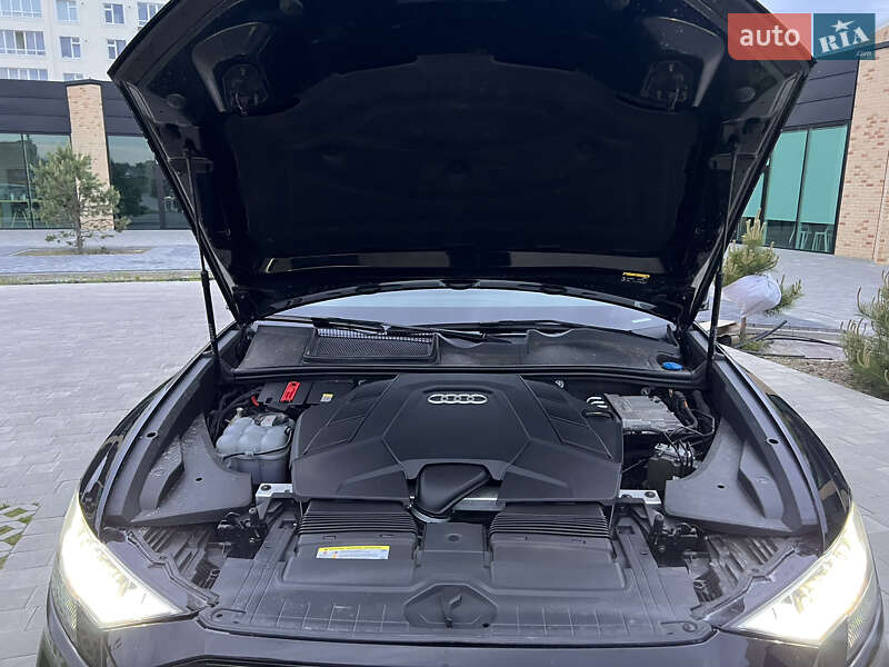 Внедорожник / Кроссовер Audi Q8 2021 в Хмельницком