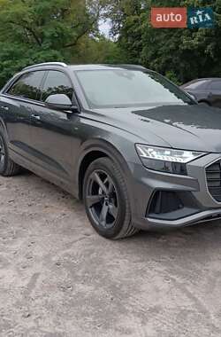 Внедорожник / Кроссовер Audi Q8 2018 в 