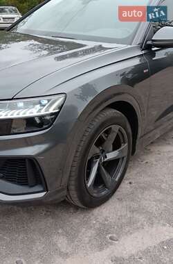 Внедорожник / Кроссовер Audi Q8 2018 в 
