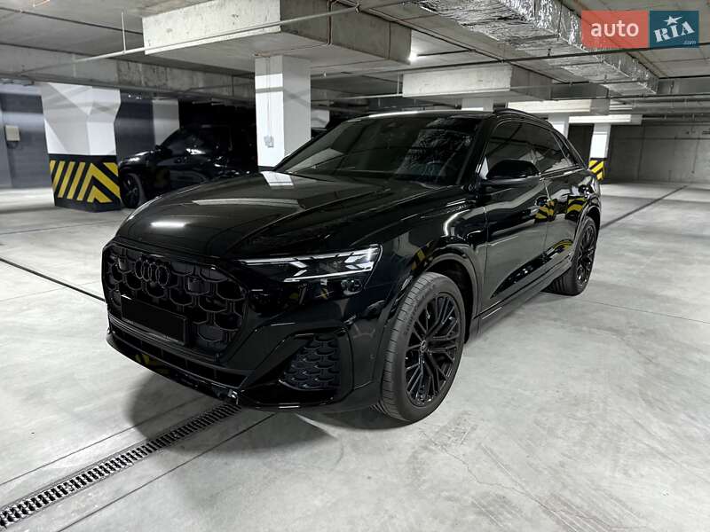 Внедорожник / Кроссовер Audi Q8 2024 в 