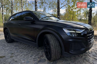 Внедорожник / Кроссовер Audi Q8 2022 в 