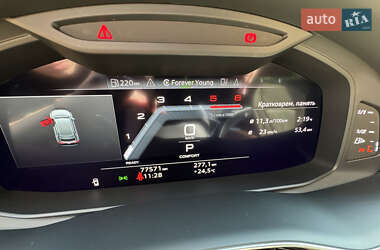 Внедорожник / Кроссовер Audi Q8 2022 в 
