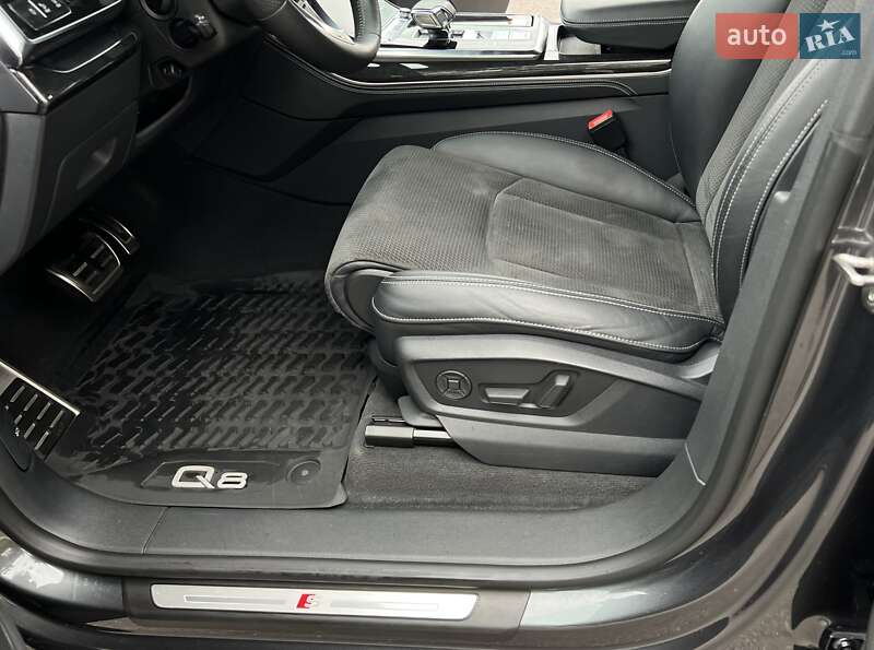 Позашляховик / Кросовер Audi Q8 2019 в Києві