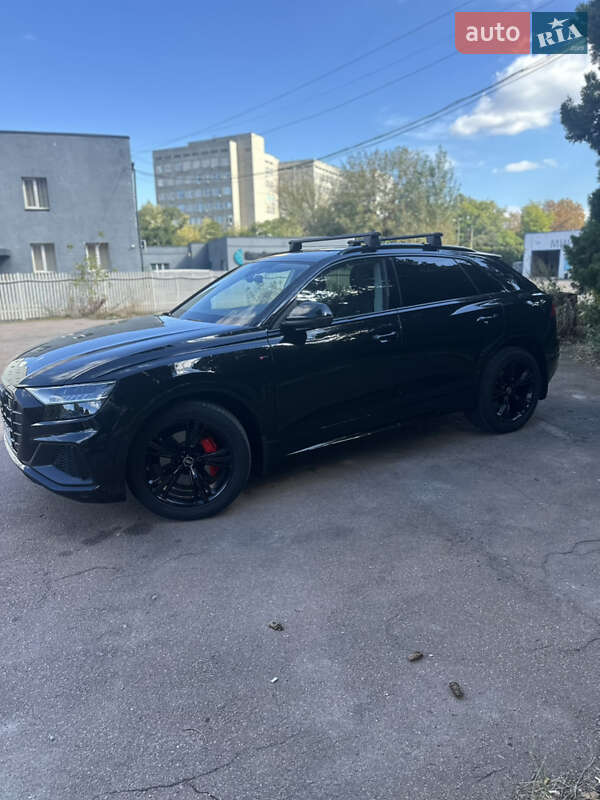 Внедорожник / Кроссовер Audi Q8 2022 в Киеве