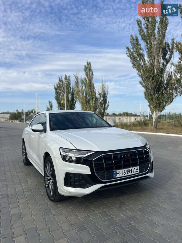 Внедорожник / Кроссовер Audi Q8 2021 в Измаиле