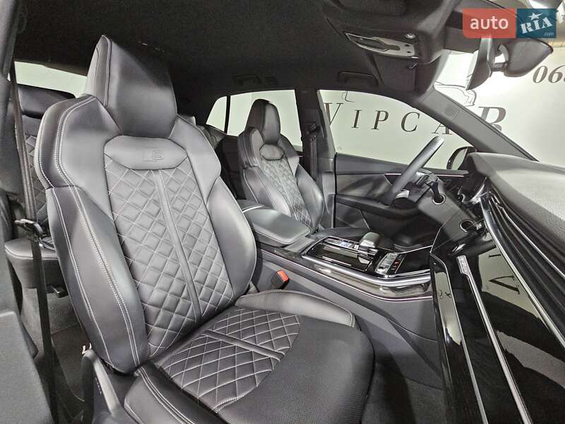 Внедорожник / Кроссовер Audi Q8 2018 в Киеве