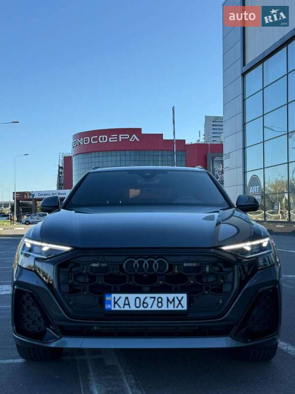Внедорожник / Кроссовер Audi Q8 2024 в 