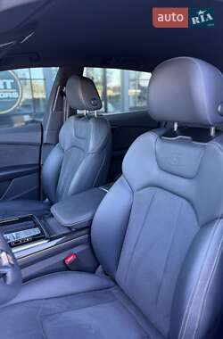 Внедорожник / Кроссовер Audi Q8 2024 в 